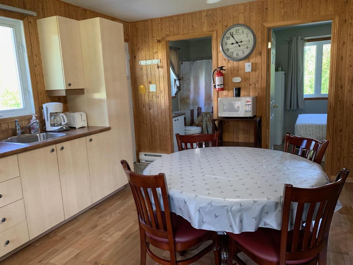 Camping Chalets Spas Pignons Rouges Saint Romain Buitenkant foto