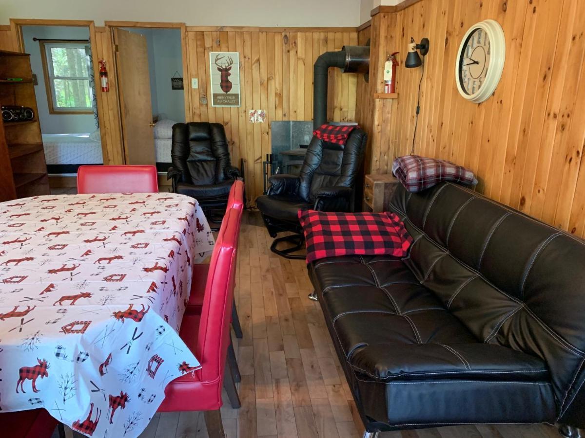 Camping Chalets Spas Pignons Rouges Saint Romain Buitenkant foto